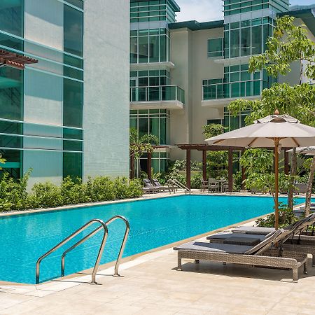 Aruga Apartments By Rockwell Makati Makati City Buitenkant foto